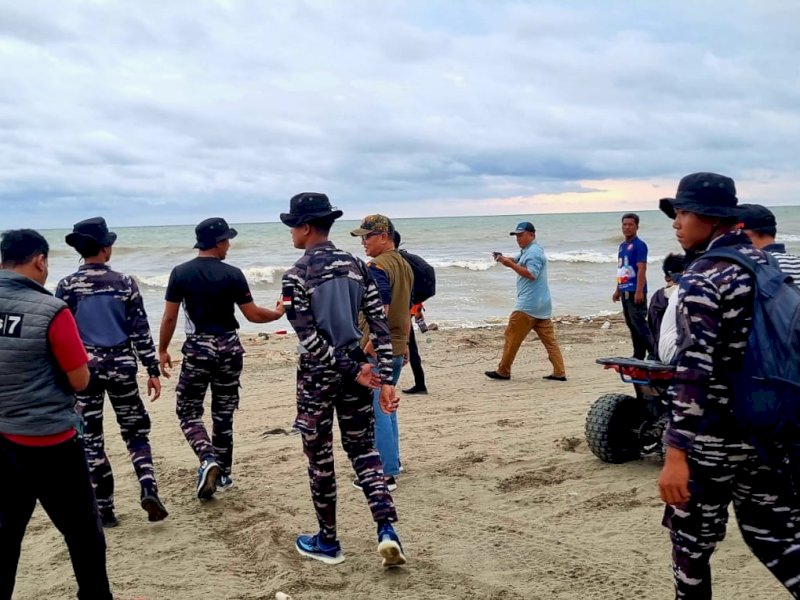 Kisah Prajurit TNI AL Dihantam Ombak 3 Meter Saat Perjalanan Hendak Menolong 6 Orang Yang Tenggelam di Pantai Ammani