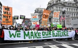 Ribuan Warga AS Unjuk Rasa Tolak Kebijakan Trump: Bukan Presiden Kami!