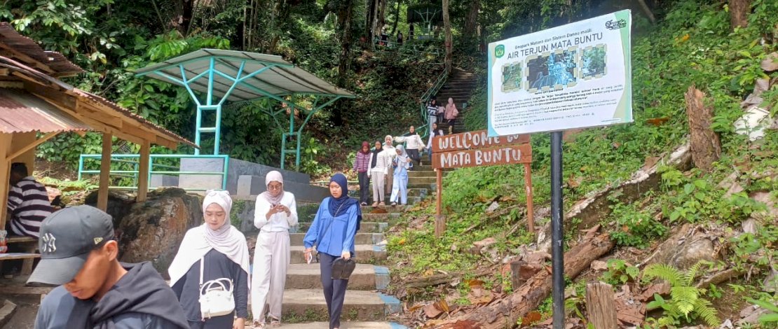 Sejumlah objek wisata di Kabupaten Luwu Timur terlihat dipadati oleh ratusan pengunjung yang datang dari berbagai wilayah.