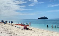 Bawa 177 Wisatawan Asing, Kapal Pesiar MV Scenic Eclipse II Kunjungi Jinato Kepulauan Selayar