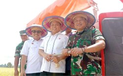 Dukung Ketahanan Pangan, Danlantamal VI Makassar Hadiri Panen Raya Serentak di Kabupaten Bone