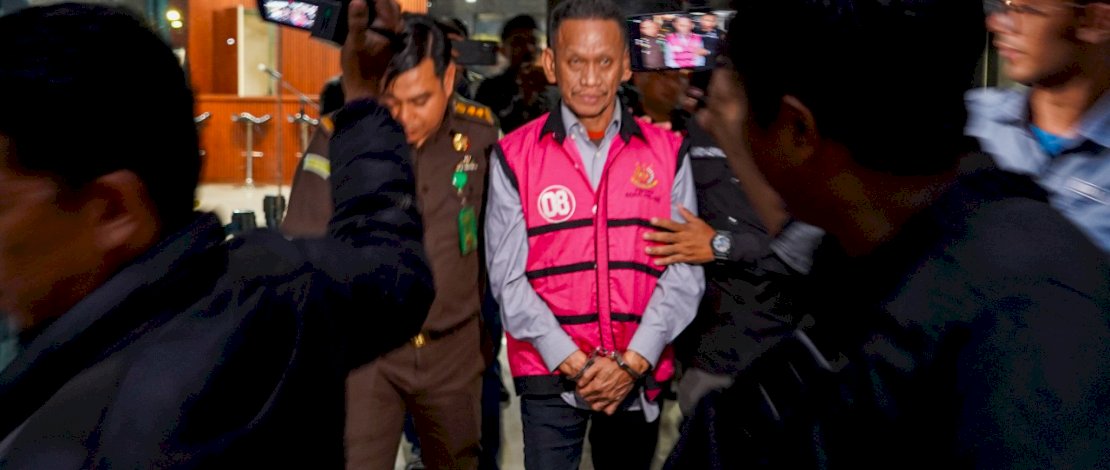 Kejati Sulsel menahan tersangka baru dalam kasus dugaan korupsi Proyek Pembangunan Perpipaan Air Limbah Kota Makassar Zona Barat Laut (Paket C) tahun 2020-2021, pada Selasa, 8 April 2025. Kejati Sulsel menahan tersangka baru dalam kasus dugaan korupsi Proyek Pembangunan Perpipaan Air Limbah Kota Makassar Zona Barat Laut (Paket C) tahun 2020-2021, pada Selasa, 8 April 2025.