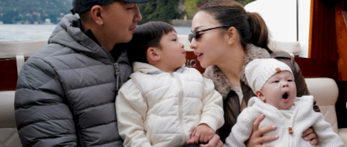Tampilan Nikita Willy Saat Liburan dengan Keluarga di Italia, Tetap Chic Walau Ajak Balita. (Dok: @nikitawillyofficial9