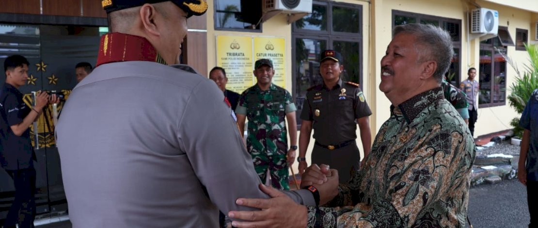 Hadiri Pisah Sambut Kapolres Pinrang, Bupati Irwan Hamid Harap Sinergitas Terjalin dengan Baik