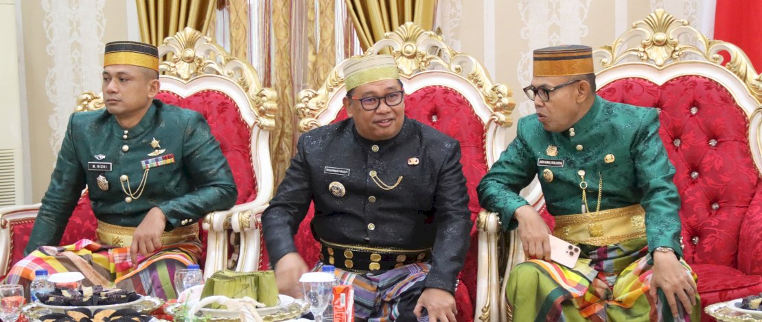 Bupati Takalar, Mohammad Firdaus Daeng Manye menghadiri perayaan Hari Jadi Bone ke-695 di Kompleks Rumah Jabatan Bupati Bone, Jalan Petta Ponggawae, Kecamatan Tanete Riattang, Kamis, 10 April 2025. Bupati Takalar, Mohammad Firdaus Daeng Manye menghadiri perayaan Hari Jadi Bone ke-695 di Kompleks Rumah Jabatan Bupati Bone, Jalan Petta Ponggawae, Kecamatan Tanete Riattang, Kamis, 10 April 2025.