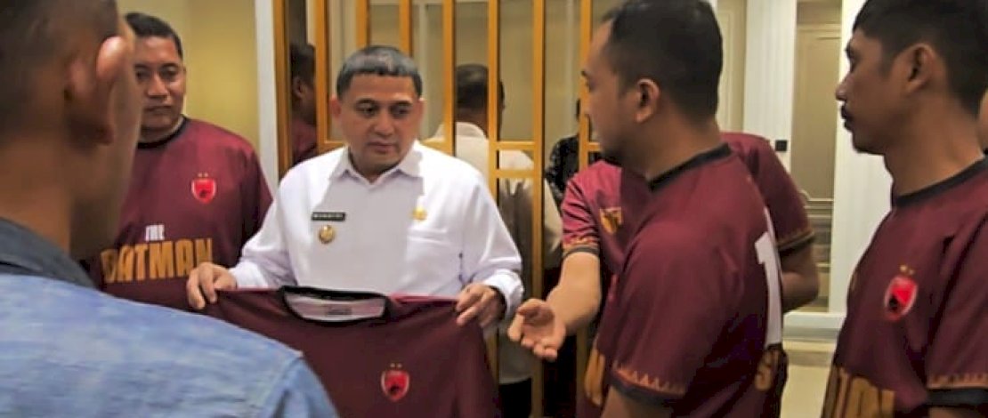 Wali Kota Makassar Munafri Arifuddin menerima suporter PSM Makassar, Balaikota Mania (Bantman).