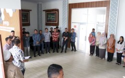 Sidak Kantor Dinas PUPR, Bupati Irwan Bachri Syam Geram Tak Ada Petugas di Bagian Pelayanan 