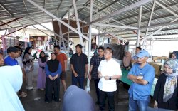 Bupati Luwu Timur Gratiskan Biaya Kebersihan, Keamanan dan Parkir Bagi Pedagang di Pasar Malindungi Sorowako