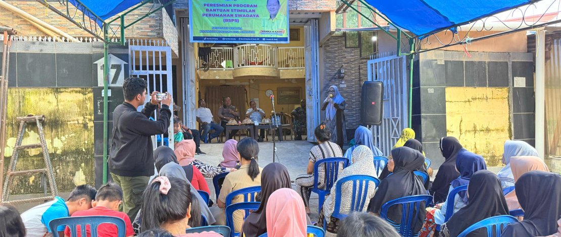 Hamka B Kady meresmikan BSPS Tahun Anggaran 2024, di Kelurahan Mandala, Kecamatan Mamajang, Sabtu, 12 April 2025.