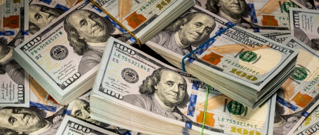 Dolar AS Makin Perkasa, Rupiah Kembali Tersungkur ke Level Rp18.000