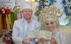 Viral Pernikahan Wanita Sumsel dan Pria Bule Viral, Maharnya Bikin Salfok