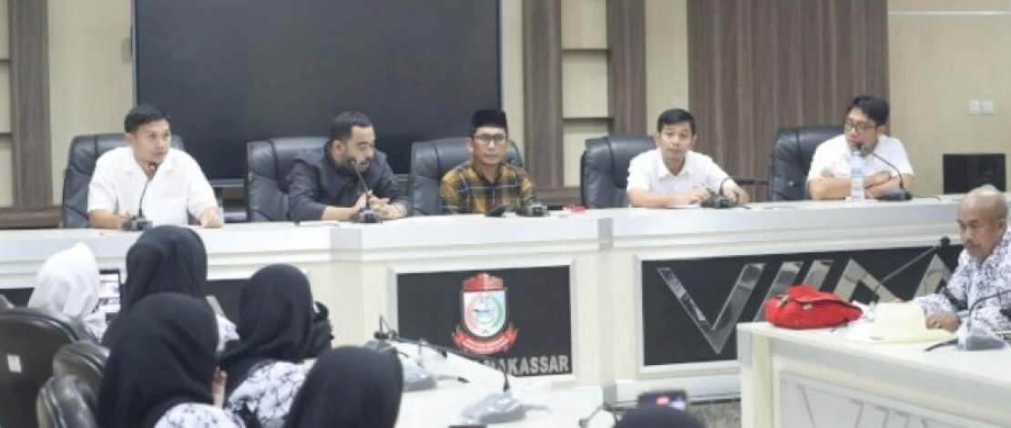 DPRD Makassar Terima Ratusan Guru Makassar Tuntut Pencairan Tunjangan Sertifikasi yang Terlambat