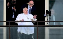 BREAKING NEWS! Paus Fransiskus Meninggal Dunia