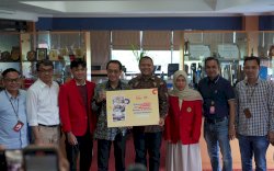 Telkomsel Salurkan Bantuan untuk Mahasiswa Unhas dan UNM, Perkuat Kemajuan Pendidikan Tinggi