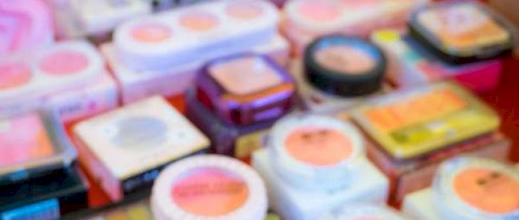 16 Merek Kosmetik Ini Mengandung Bahan Berbahaya, Berikut Daftarnya!