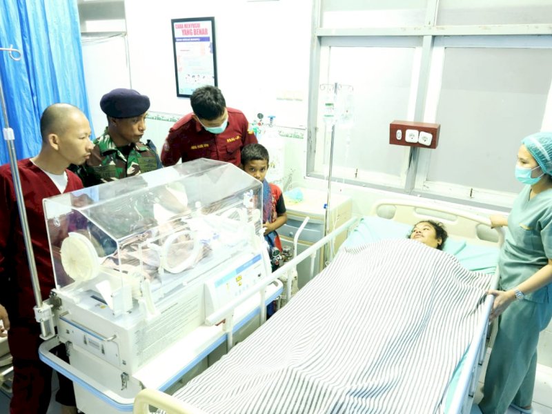 Aksi Heroik TNI AL Makassar Selamatkan Ibu Hamil Alami Pendarahan Hebat di Pelabuhan