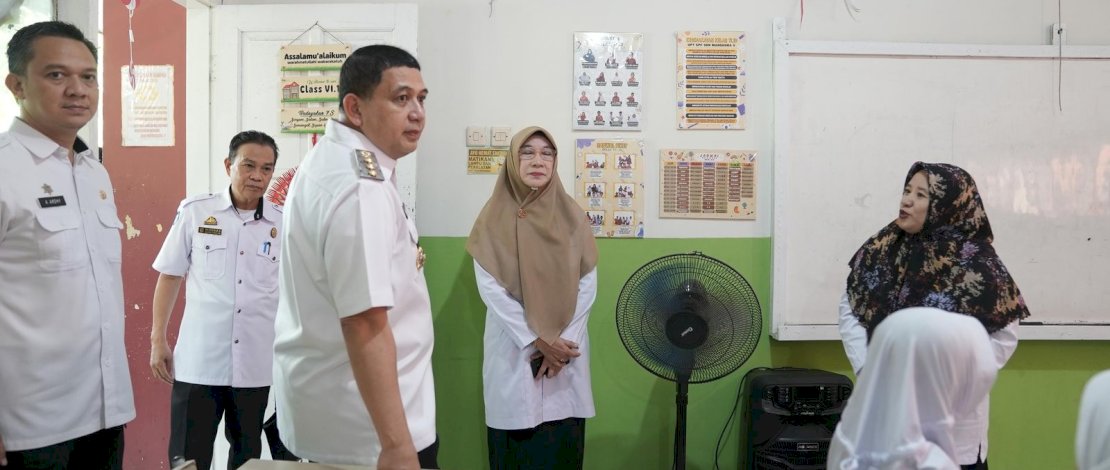 Wali Kota Makassar Munafri Arifuddin melakukan inspeksi mendadak ke SD Mangkura, Rabu, 23 April 2025. Wali Kota Makassar Munafri Arifuddin melakukan inspeksi mendadak ke SD Mangkura, Rabu, 23 April 2025.