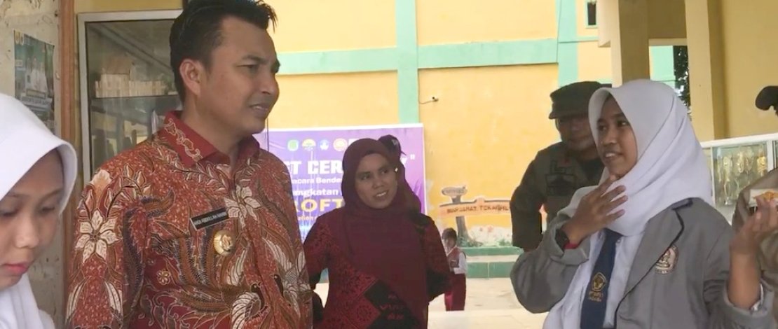 Bupati Andi Abdullah Rahim melakukan kunjungan kerja di SMP Negeri 1 Masamba, Kabupaten Luwu Utara, Kamis (24/4/2025).