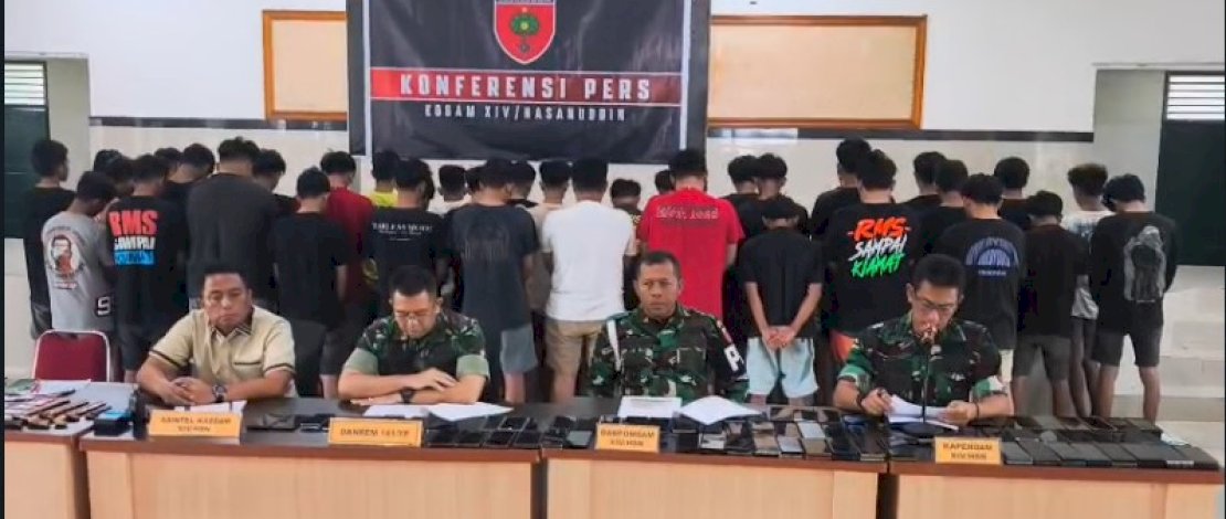 Tim gabungan intelijen dari Komando Daerah Militer (Kodam) XIV Hasanuddin berhasil mengungkap sindikat jaringan penipuan berbasis online atau "Passobis". Tim gabungan intelijen dari Komando Daerah Militer (Kodam) XIV Hasanuddin berhasil mengungkap sindikat jaringan penipuan berbasis online atau "Passobis".