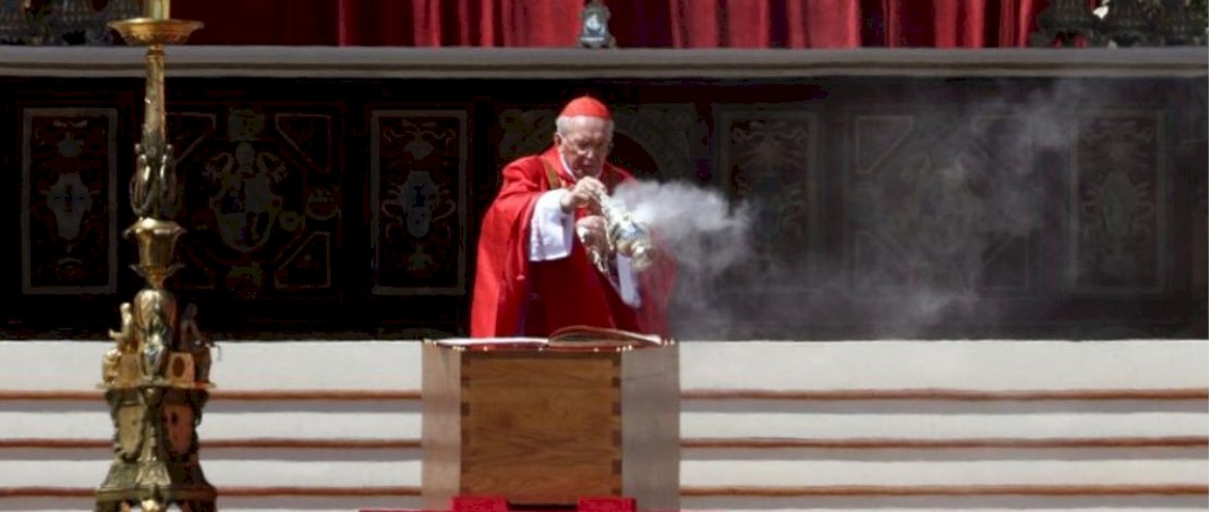 Paus Baru Belum Terpilih, Pemilihan Dilanjutkan Hari Ini