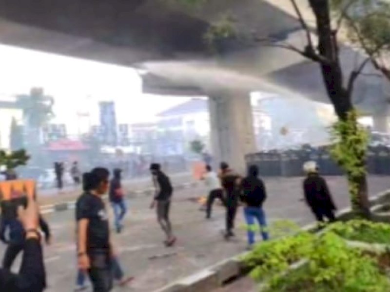 Dua Orang Diamankan Dalam Kericuhan Eksekusi Lahan Showroom Mazda Makassar