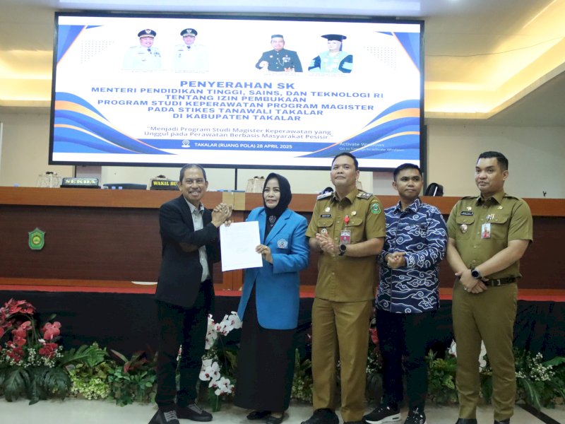 Wabup Hengky Yasin Saksikan Penyerahan SK Menteri Pendidikan, Sains dan Teknologi Kepada Ketua Stikes Tanawali Takalar 