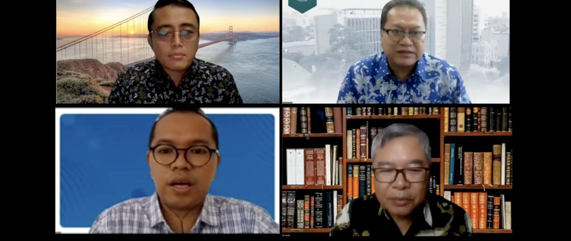 diskusi publik bertajuk “IMF Memprediksi Pertumbuhan Ekonomi Indonesia 2025-2026 Hanya 4,7%: Indonesia Bisa Apa?” secara daring melalui Zoom Meeting pada Senin (28/4).