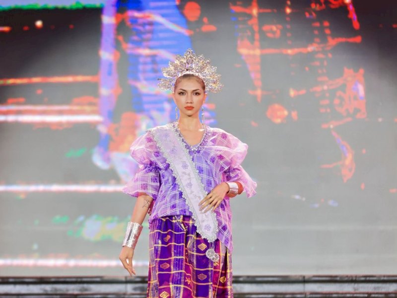 Model Asal Makassar, Deacy Hayer, Harumkan Nama Indonesia di Panggung Mode Internasional di China
