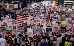 May Day 2025 di AS: Ribuan Warga Turun ke Jalan Serukan Pemakzulan Trump