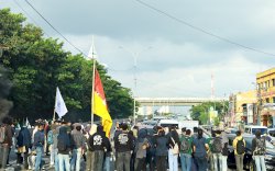 Hindari Jalan Urip Sumoharjo, Mahasiswa Kepung Kantor DPRD Sulsel