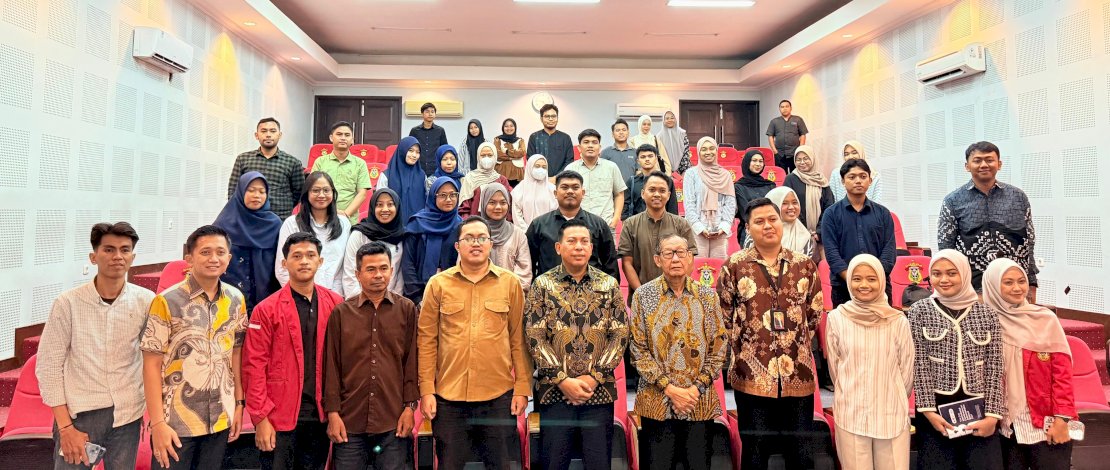 Hamka B Kady pada Diskusi Publik dengan tema Kebijakan Lalu Lintas dan Angkutan Jalan di Indonesia, di FISIP Universitas Hasanuddin, Makassar, Jumat, 2 Mei 2025. Hamka B Kady pada Diskusi Publik dengan tema Kebijakan Lalu Lintas dan Angkutan Jalan di Indonesia, di FISIP Universitas Hasanuddin, Makassar, Jumat, 2 Mei 2025.