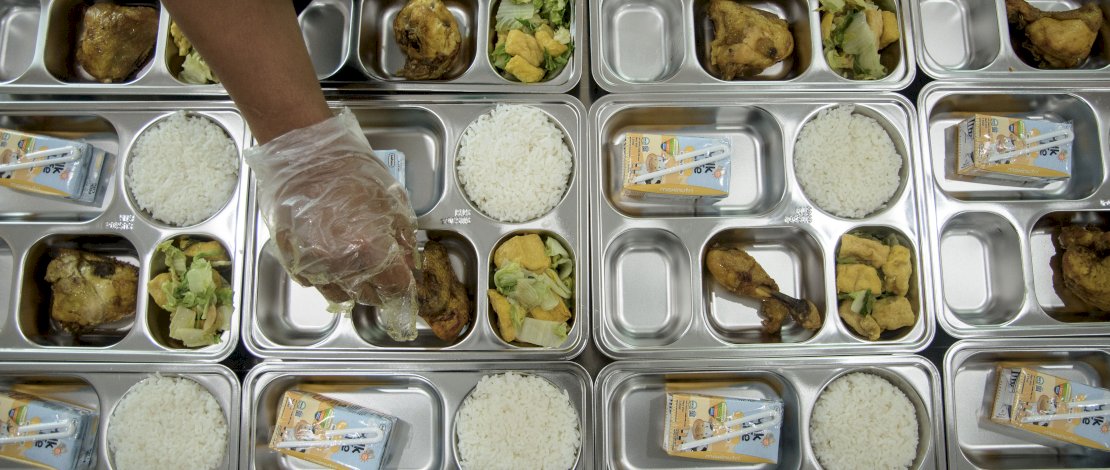 Ilustrasi makan siang gratis 