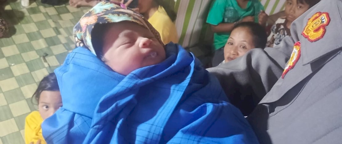 Warga Dusun Kancuna, Desa Lembang Manai Utara, Kecamatan Rumbia, Kabupaten Jeneponto, digegerkan dengan penemuan seorang bayi perempuan.