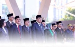 Plt. Kepala DPPKB Makassar Hadiri Upacara Hari Pendidikan Nasional di Lapangan Karebosi