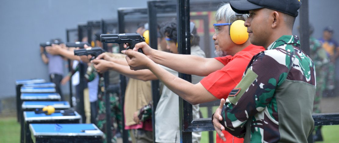 Danlantamal VI Ajak Insan Pers se-Kota Makassar Olahraga Fun Shooting