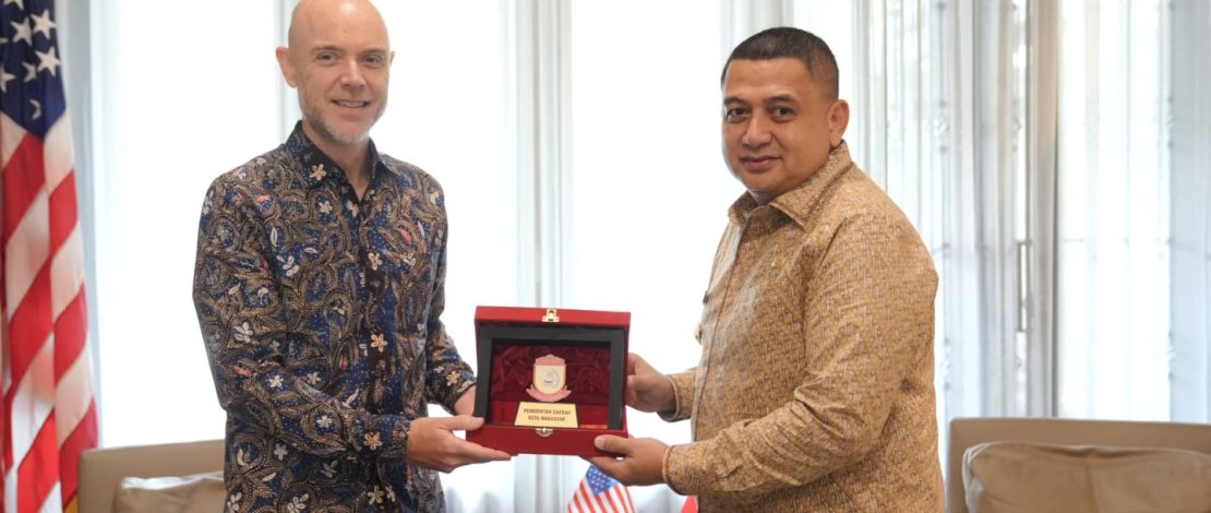 Wali Kota Makassar Munafri Arifuddin bertemu Konjen Amerika Serikat di Surabaya, Christopher Green.