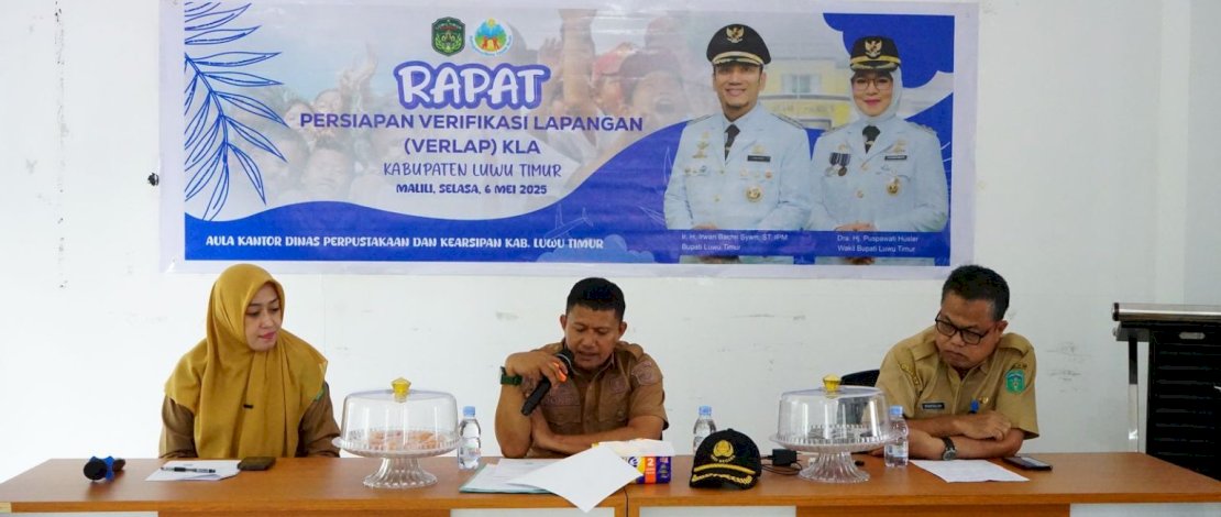 Rapat Persiapan Verifikasi Lapangan Kabupaten Layak Anak (KLA) tahun 2024 yang dilaksanakan di Aula Kantor Dinas Perpustakaan dan Kearsipan Luwu Timur, Selasa, 6 Mei 2025.
Rapat Persiapan Verifikasi Lapangan Kabupaten Layak Anak (KLA) tahun 2024 yang dilaksanakan di Aula Kantor Dinas Perpustakaan dan Kearsipan Luwu Timur, Selasa, 6 Mei 2025.