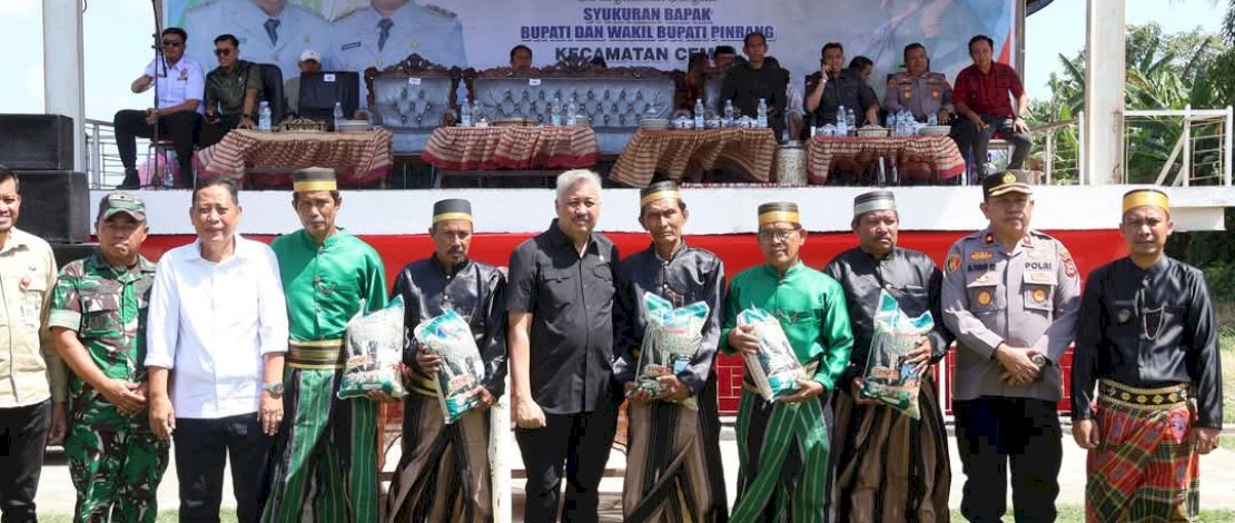 Bupati Pinrang Irwan Hamid menghadiri sekaligus membuka secara resmi kegiatan Pesta Panen dan Syukuran yang digelar oleh masyarakat Desa Tanra Tuo, Kecamatan Cempa, Kamis, 8 Mei 2025. Bupati Pinrang Irwan Hamid menghadiri sekaligus membuka secara resmi kegiatan Pesta Panen dan Syukuran yang digelar oleh masyarakat Desa Tanra Tuo, Kecamatan Cempa, Kamis, 8 Mei 2025.