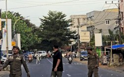 Manusia Silver Meresahkan, Satpol PP Makassar Lakukan Penertiban