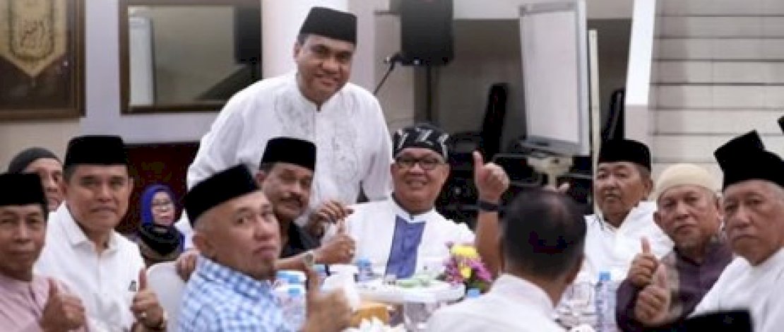 Safari Ramadhan, Plt Kepala DPPKB Makassar dan Sekretaris DPPKB Makassar Kunjungi Dua Lokasi Berbeda