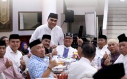 Safari Ramadhan, Plt Kepala DPPKB Makassar dan Sekretaris DPPKB Makassar Kunjungi Dua Lokasi Berbeda