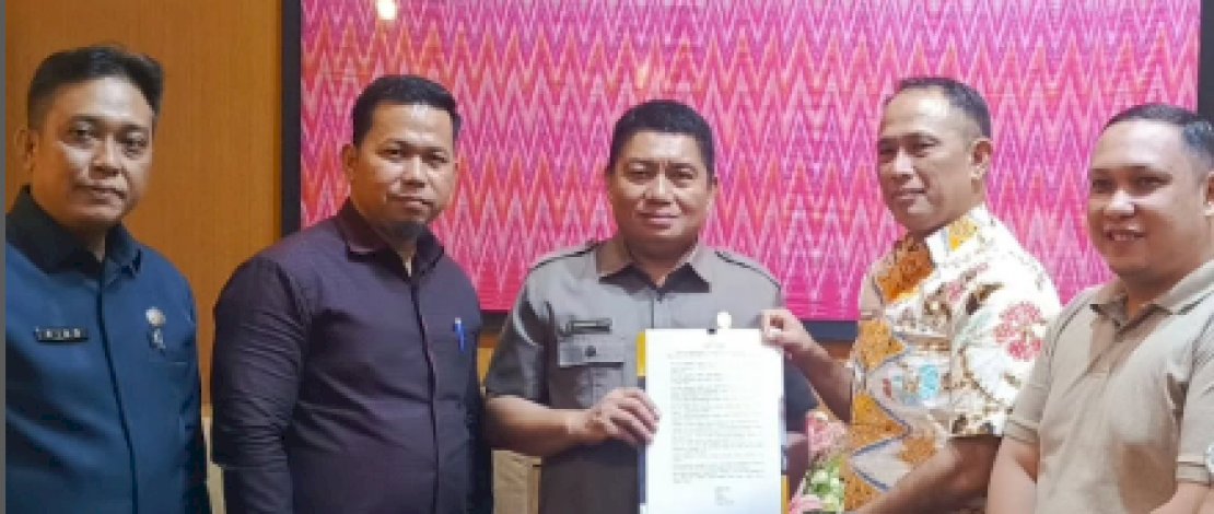 DPRD Parepare Jadi yang Pertama Usulkan Pengesahan Wali Kota dan Wakil Wali Kota Terpilih ke Mendagri DPRD Parepare Jadi yang Pertama Usulkan Pengesahan Wali Kota dan Wakil Wali Kota Terpilih ke Mendagri