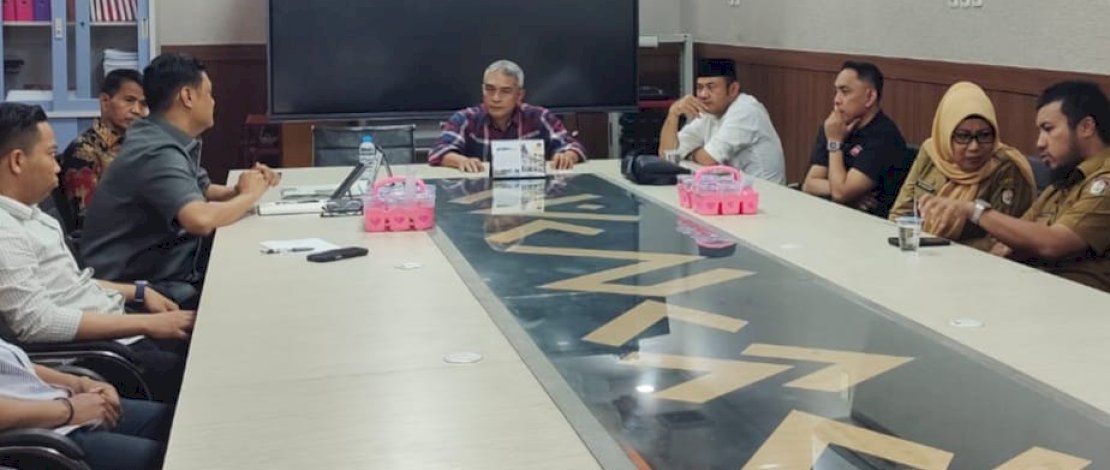 Rapat Dengar Pendapat PT Aditarina di DPRD Makassar, Senin, 19 Mei 2025.
