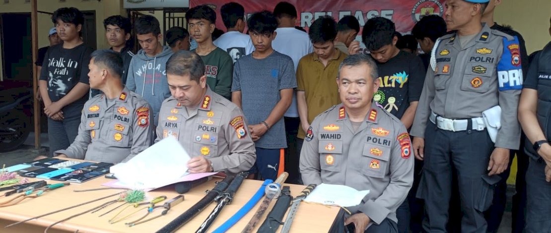 Kombes Pol Arya Perdana dalam keterangan pers di Mapolsek Rappocini, Minggu, 1 Juni 2025.
