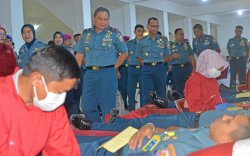 Sambut HUT ke-75, Lantamal VI Makassar Gelar Donor Darah dan Khitanan Massal