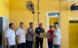 Dukung Swasembada Pangan, Lukman B Kady Serahkan Bantuan Benih Jagung Hibrida untuk Petani di Takalar