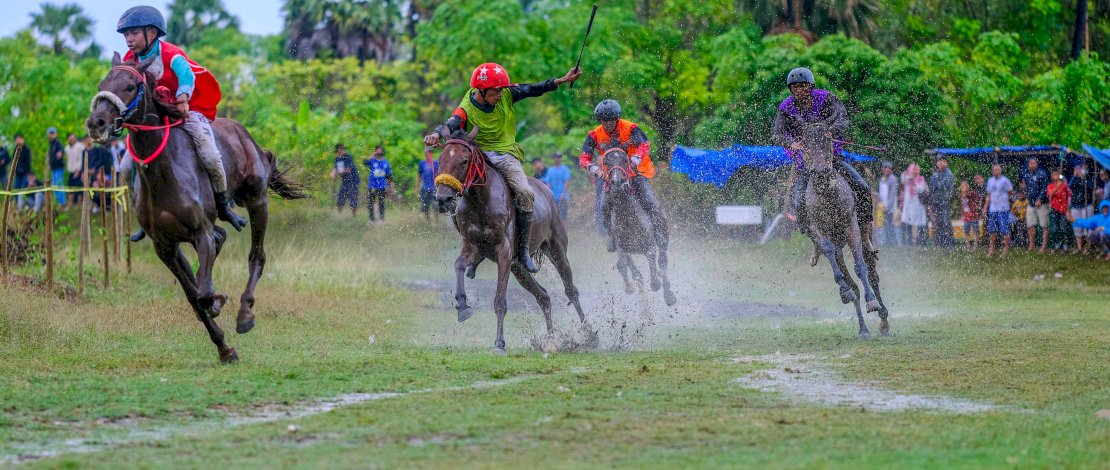 Meriahkan HUT ke-162, Jeneponto Gelar Pacuan Kuda Bupati Cup I Berhadiah Rp73,5 Juta