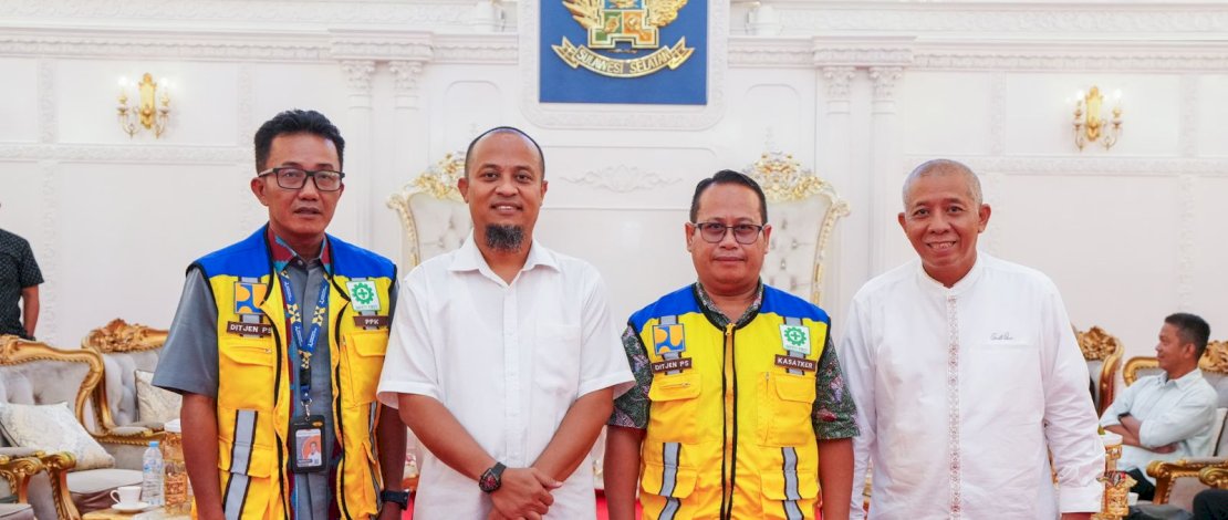Gubernur Sulsel Andi Sudirman Sulaiman menerima kunjungan Direktorat Jenderal Prasarana Strategis Kementerian Pekerjaan Umum  di Rumah Jabatan Gubernur Sulsel, Jumat, 20 Juni 2025.