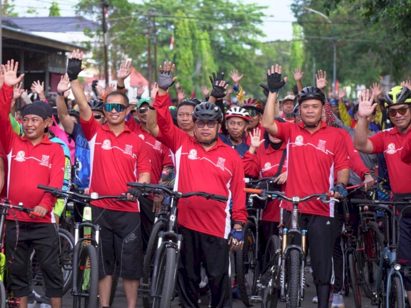 Ribuan Peserta Meriahkan Fun Bike Hari Bhayangkara ke-79 di Takalar