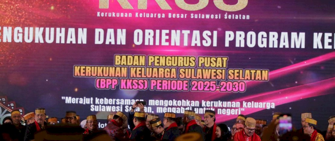 Pengukuhan Badan Pengurus Pusat Kerukunan Keluarga Sulawesi Selatan (BPP KKSS) Periode 2025-2030, di JS Luwansa Hotel and Convention Center, Jakarta, Minggu, 22 Juni 2025. Pengukuhan Badan Pengurus Pusat Kerukunan Keluarga Sulawesi Selatan (BPP KKSS) Periode 2025-2030, di JS Luwansa Hotel and Convention Center, Jakarta, Minggu, 22 Juni 2025.